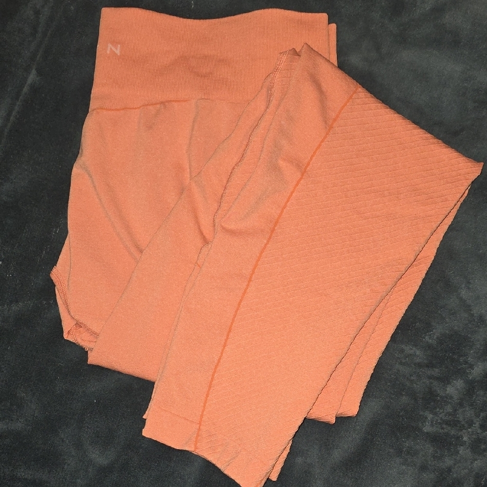 NVGTN Peach/Orange Leggings
